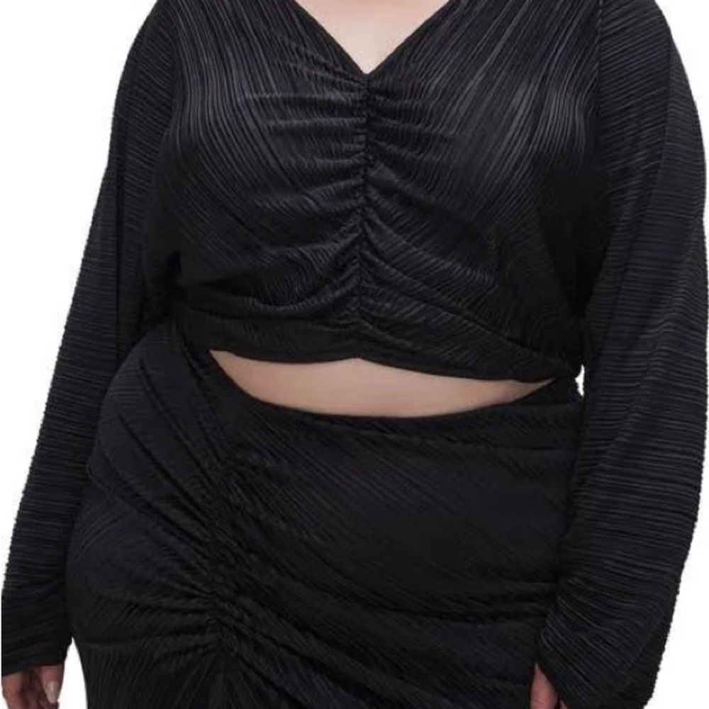 Good American Black Plisse Ruched Long Sleeve Blouse (Size 5/6) (2X/3X)